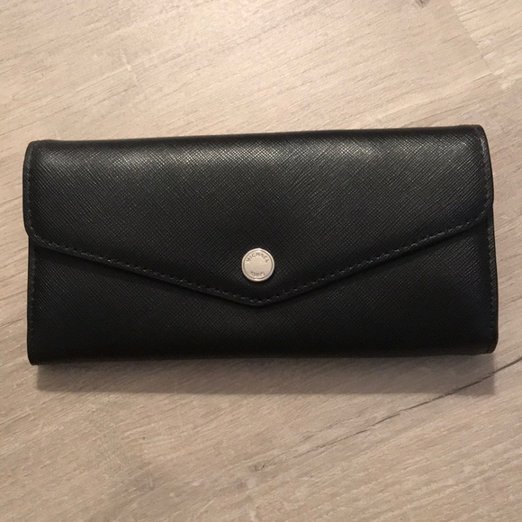 Michael Kors Handbags - NWT Michael Kors Carryall Wallet